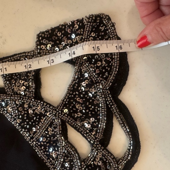 BKE BOUTIQUE - Beautiful Black Sheer Beaded Top. Front & Back V Neck SZ Small - Picture 7 of 11